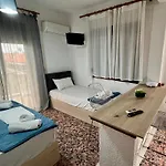 Pelekan And Athina 34 Πευκοχώρι