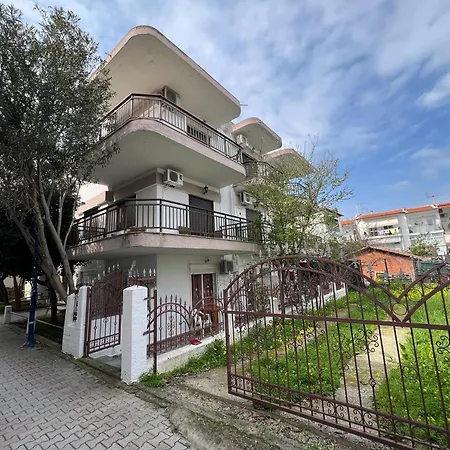 호텔 Pelekan And Athina 34 *